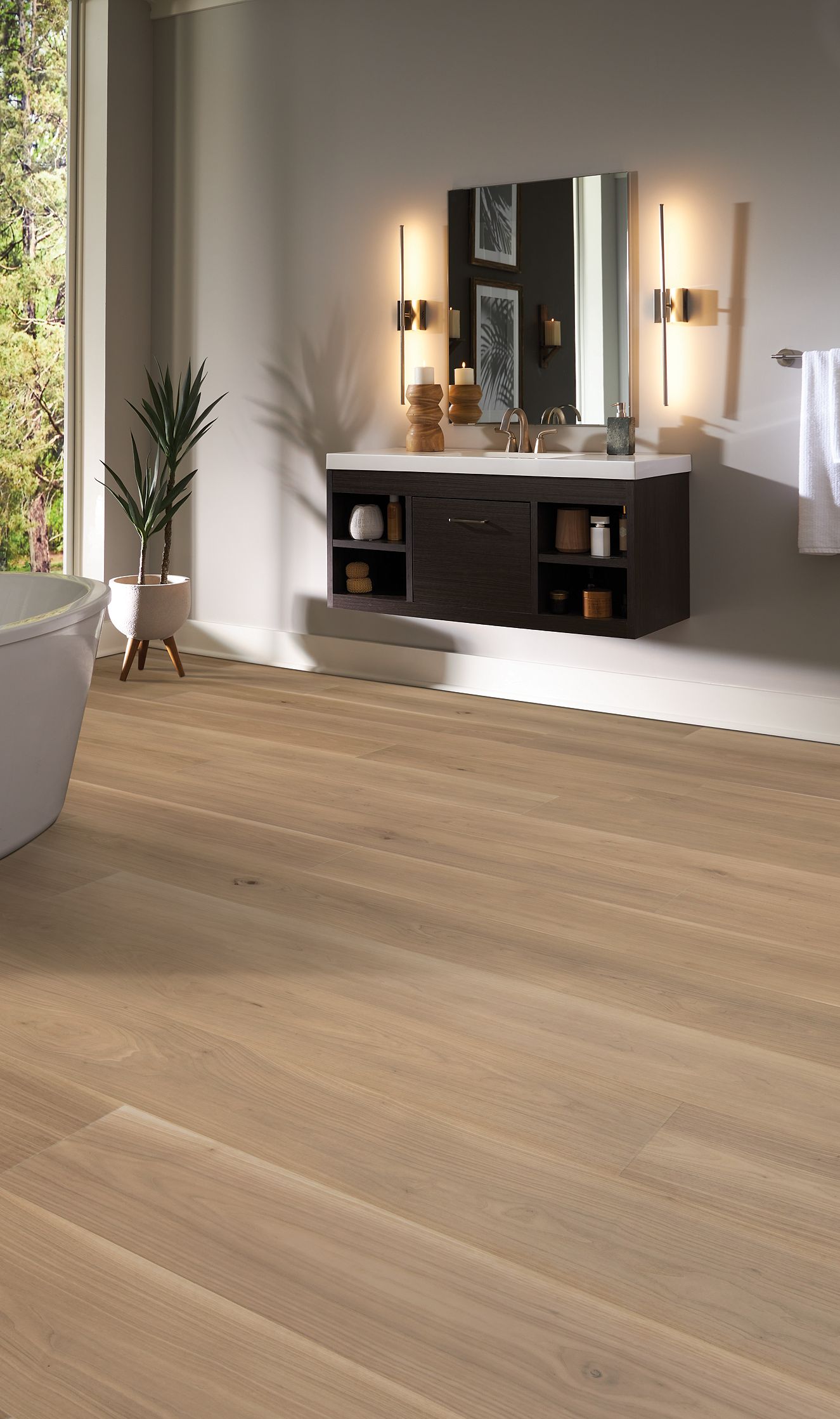 Danbury Alcove | BelleLuxe Waterproof